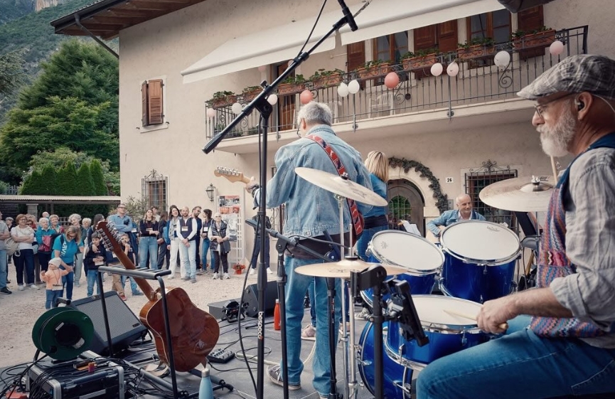 10° edizione di Tesori a Ravina: la storia del Novecento prende vita tra antiche corti, spettacoli, artigianato e prodotti tipici