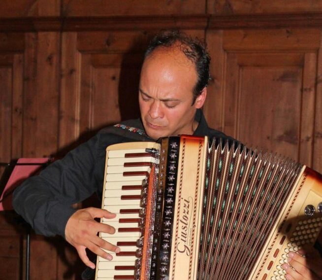 Il Festival della Fisarmonica Valli dell’Avisio - Trentino, tra il 1° e il 10 luglio, mette al centro dell’attenzione le note della fisarmonica. 22 concerti in giro per il Trentino, per aggregare le comunità nel nome della musica.
